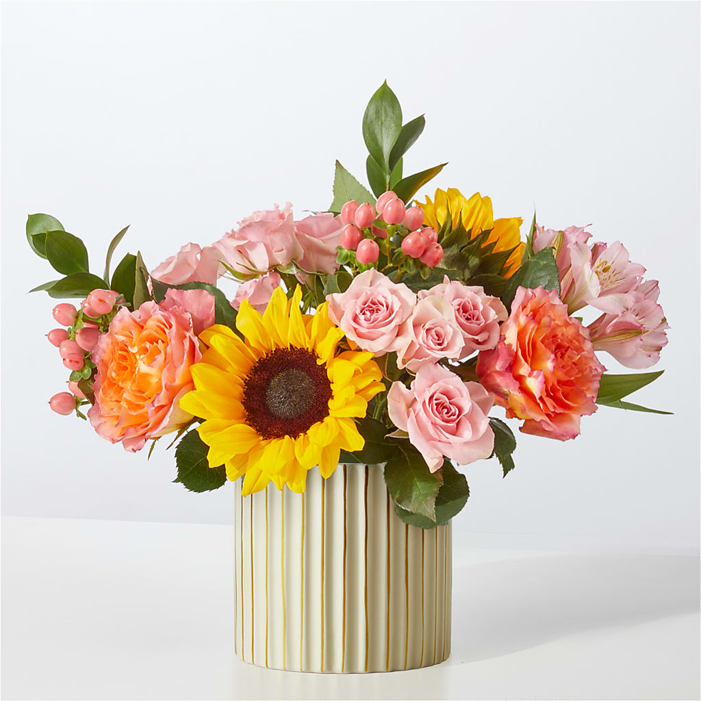 Sun's Out Bouquet – C IMONDI & SON FLORIST & GREENHOUSE, Pawtucket RI