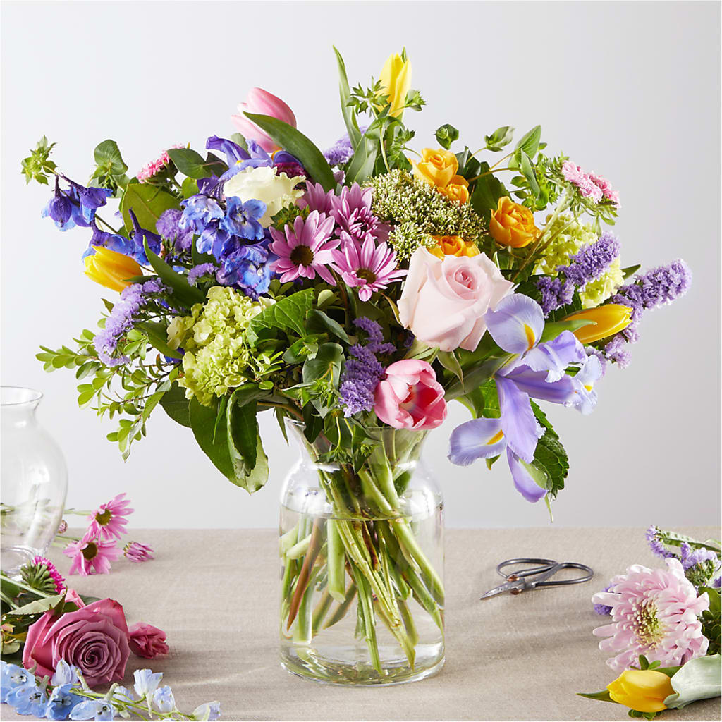 Pastel Tradition - A Florist Original – C IMONDI & SON FLORIST & GREENHOUSE, Pawtucket RI