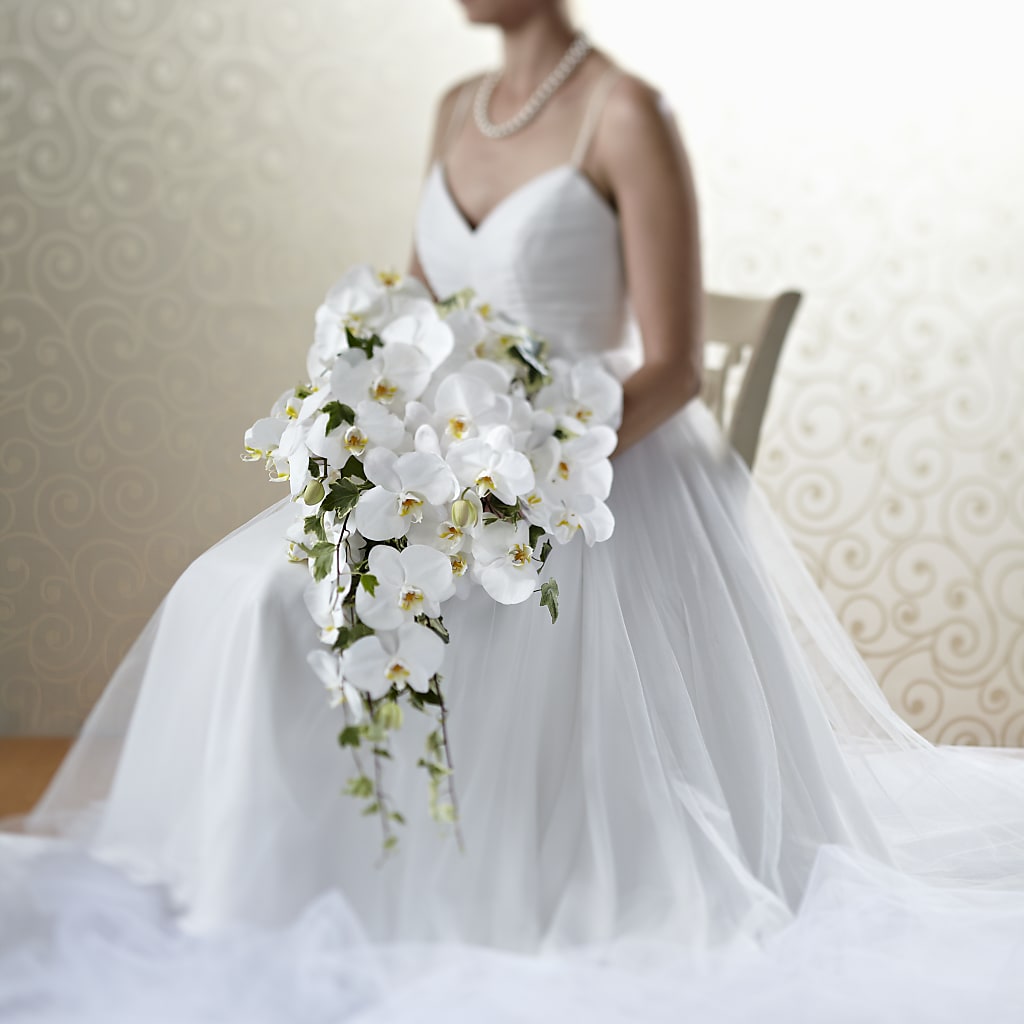 Classic White Bouquet – C IMONDI & SON FLORIST & GREENHOUSE, Pawtucket RI