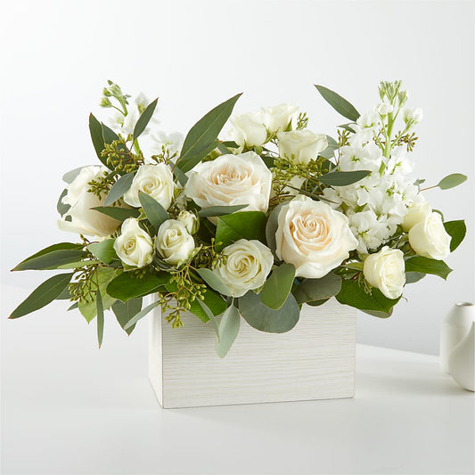 Fresh Linen Box Bouquet – C IMONDI & SON FLORIST & GREENHOUSE, Pawtucket RI