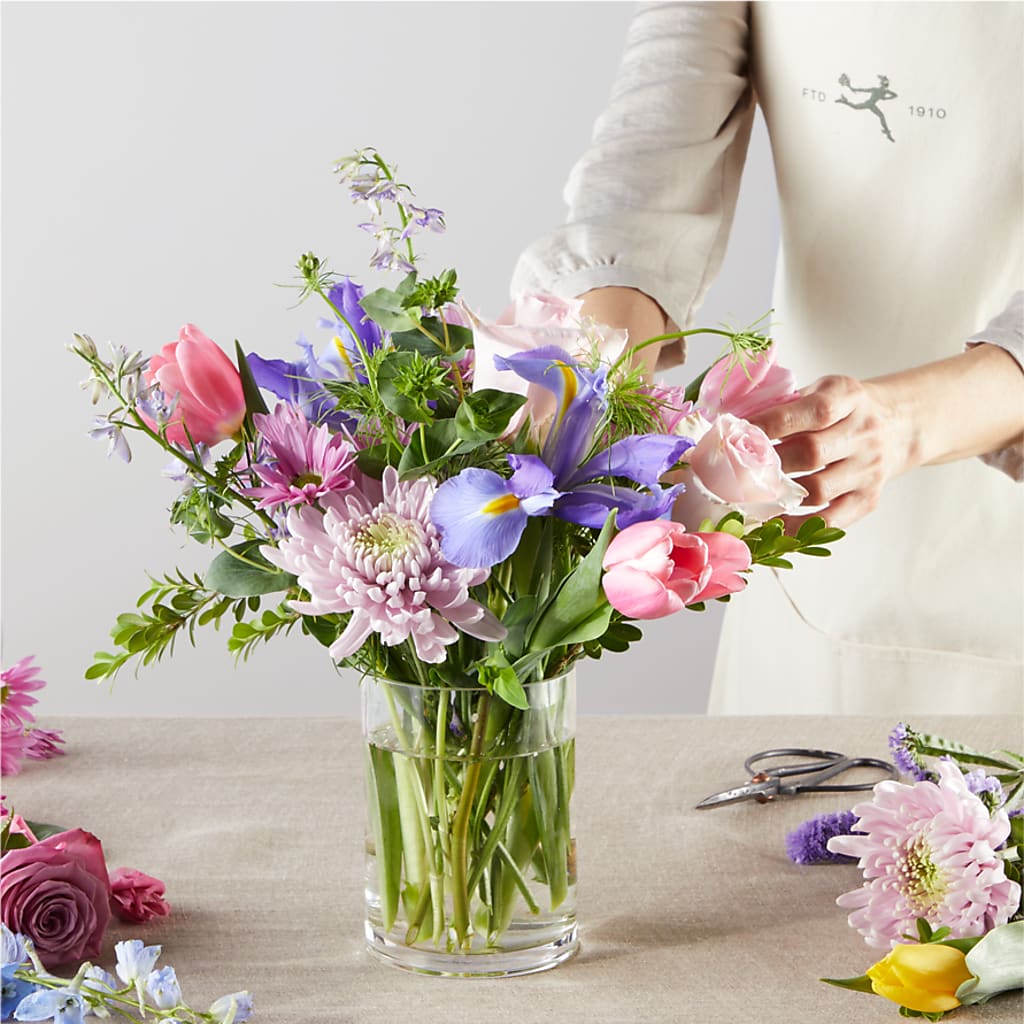 Pastel Tradition - A Florist Original – C IMONDI & SON FLORIST & GREENHOUSE, Pawtucket RI