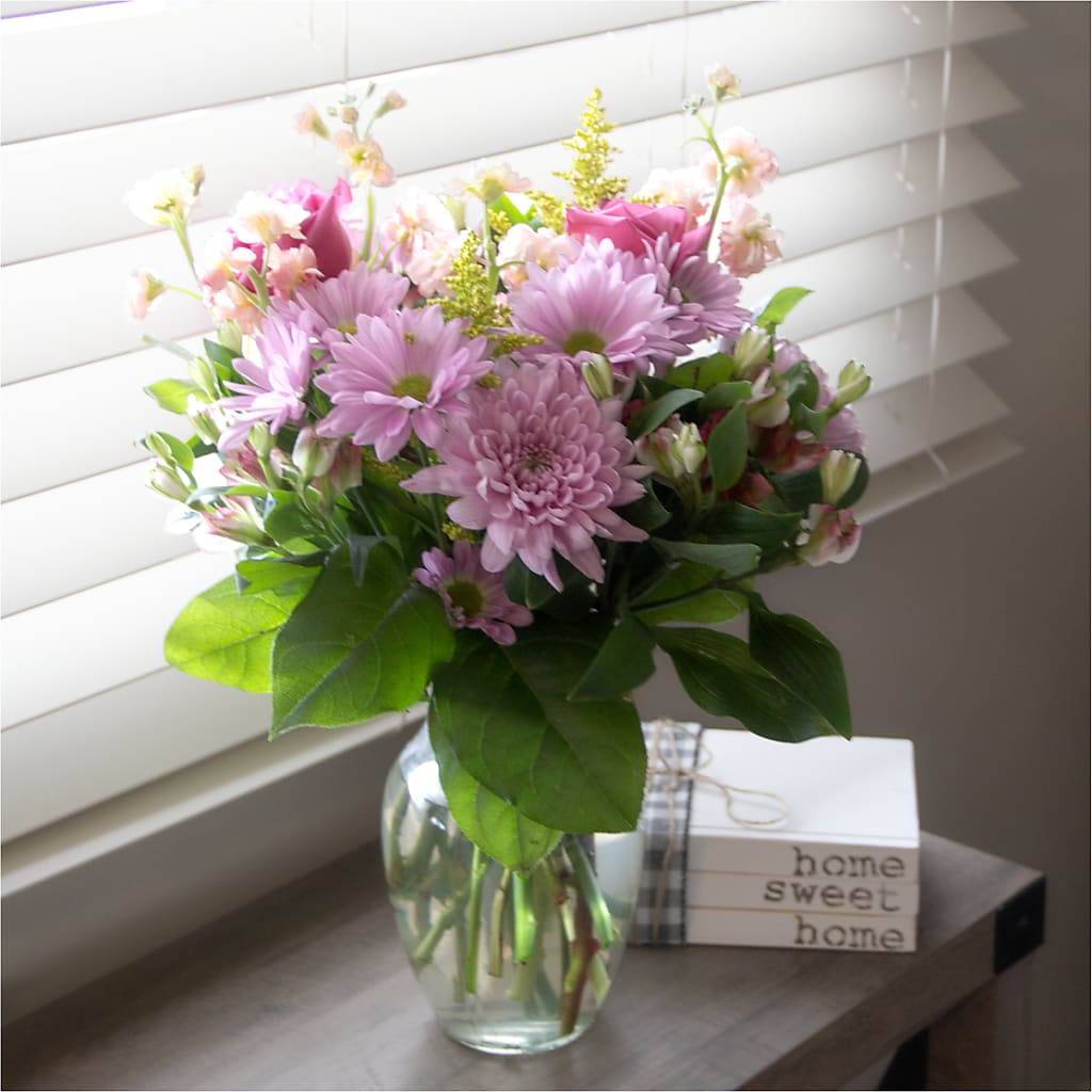 Pastel Tradition - A Florist Original – C IMONDI & SON FLORIST & GREENHOUSE, Pawtucket RI