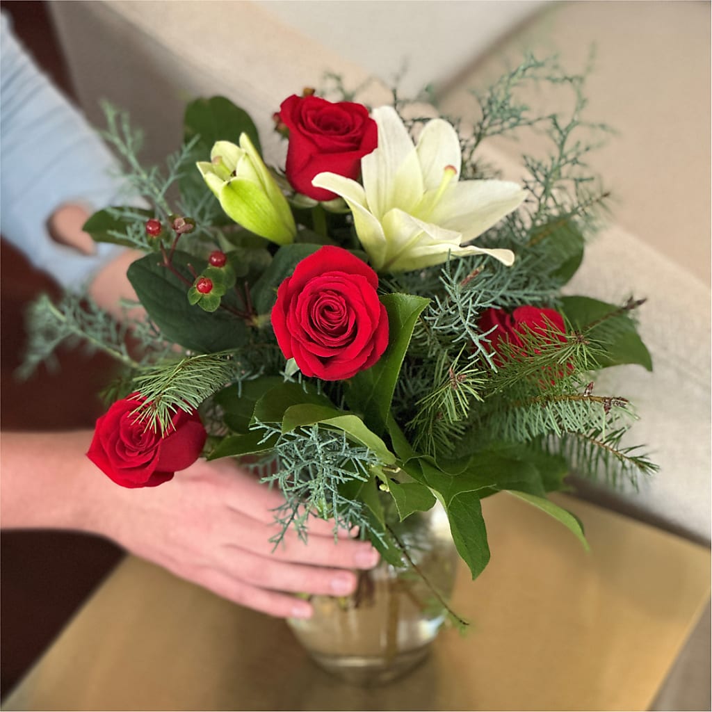 Glittering Lights Bouquet – C IMONDI & SON FLORIST & GREENHOUSE, Pawtucket RI