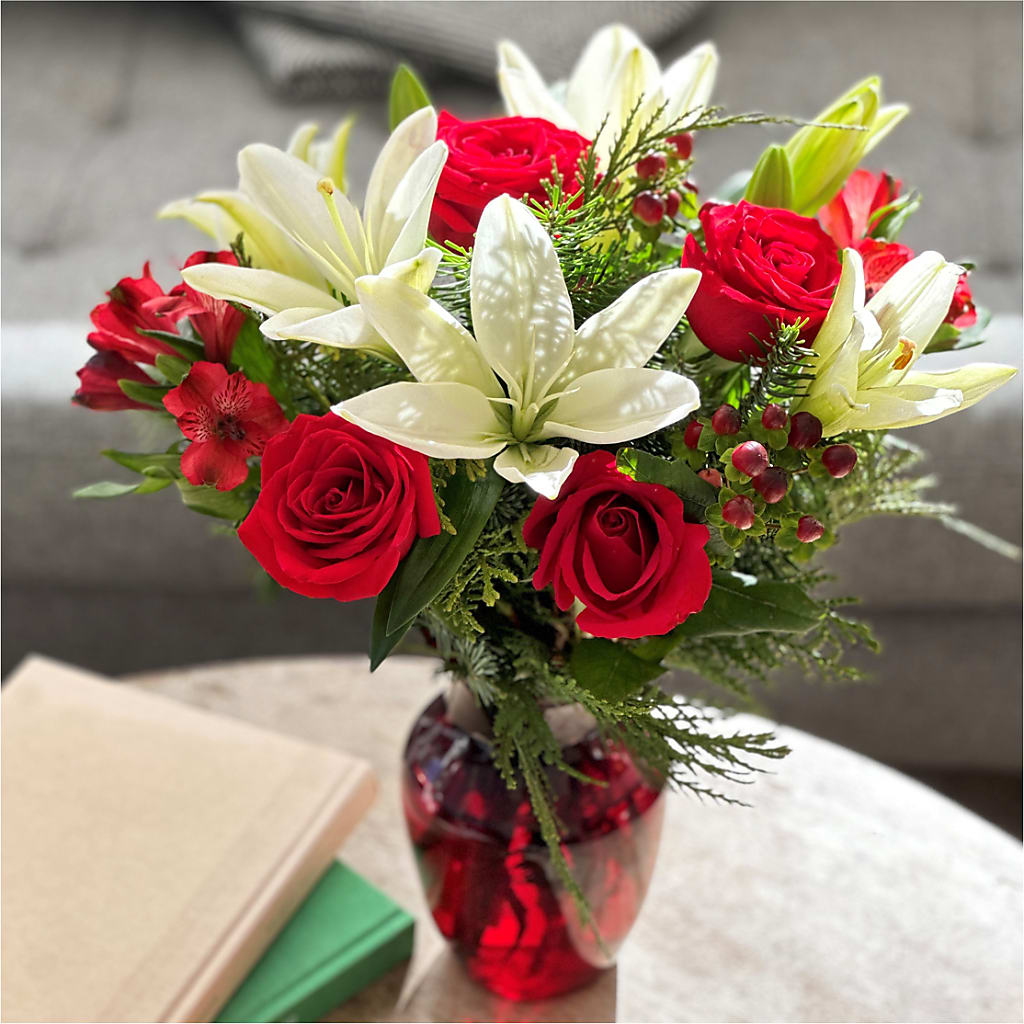 Evergreen Delight Bouquet – C IMONDI & SON FLORIST & GREENHOUSE, Pawtucket RI