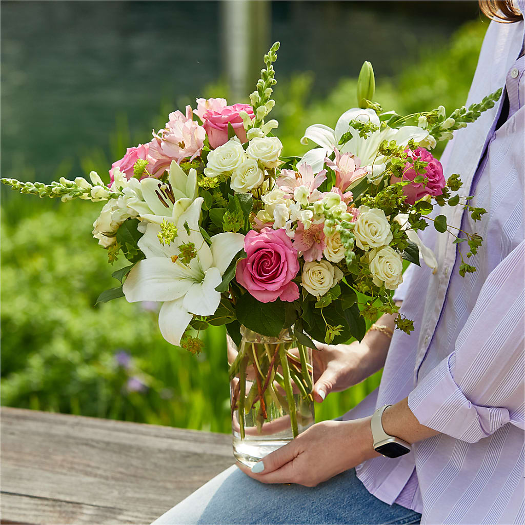 Fondly Bouquet – C IMONDI & SON FLORIST & GREENHOUSE, Pawtucket RI